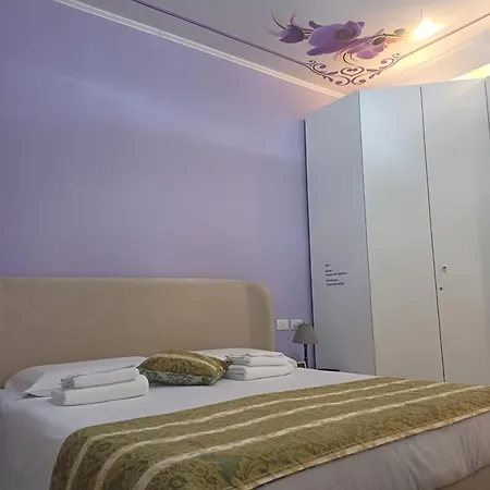 Orchidea 招待所 3*